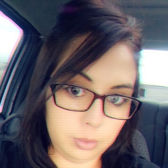 Meet your Posher, Pam - Picture 2 of 2